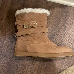 Really cute soft guess boots!